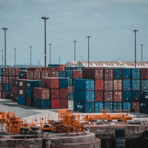 The retail supply chain is closely tied to the fluctuations in shipping demand. Every link in the chain—from raw material sourcing to final delivery—relies on the efficiency and availability of freight transportation