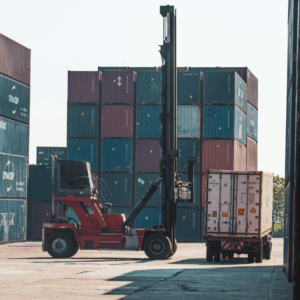 Today, operational decentralization is made possible by technological advancements in logistics automation, cloud-based coordination, and digital freight forwarding