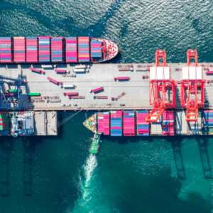 The end of the year represents a critical moment to understand the evolution of the freight forwarder, freight shipping, and logistics services sectors, especially in a global environment where supply and demand patterns no longer follow traditional cycles and where regulatory, climatic, operational, and geopolitical pressures intersect to redefine stability in the logistics market.